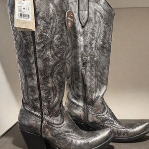 Ariat Silver Western Boots Size 7.5